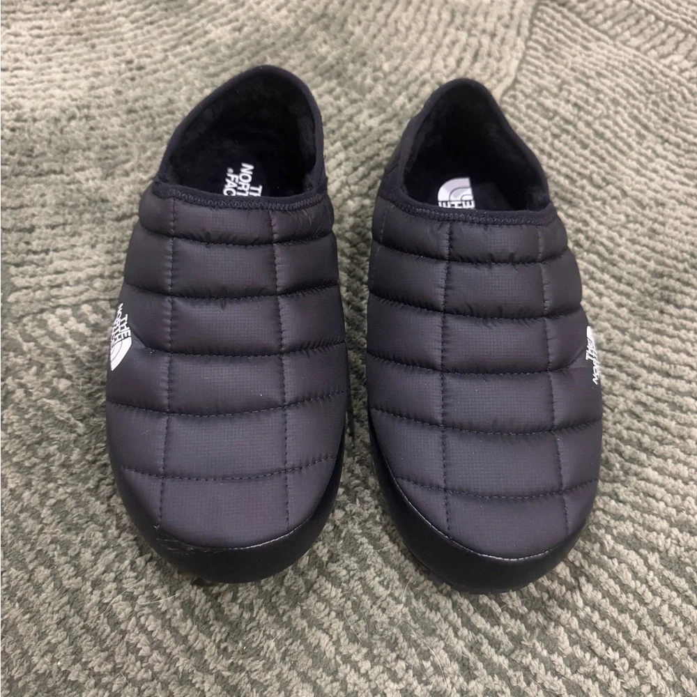 Northface Thermoball Traction Mule V slippers sz 8
